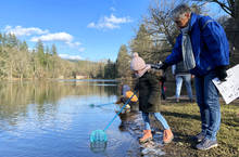Voir le détail de l'actualité:Retour sur... la sortie-nature à l'arboretum